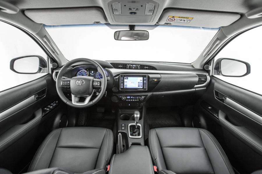 Торпедо Toyota Hilux SRV Double Cab 2016 года  (LA) (фото 3 из 20)